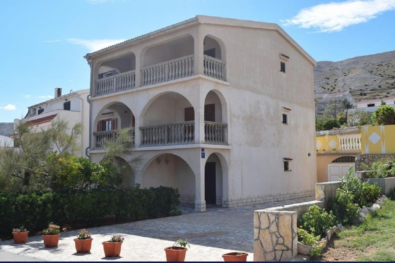 Apartments Dar - beautiful garden Pag Town Extérieur photo