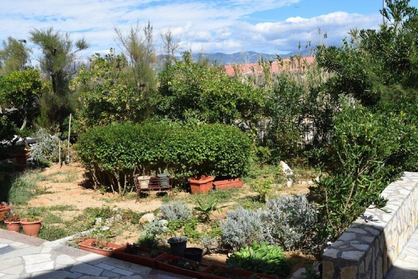 Apartments Dar - beautiful garden Pag Town Extérieur photo