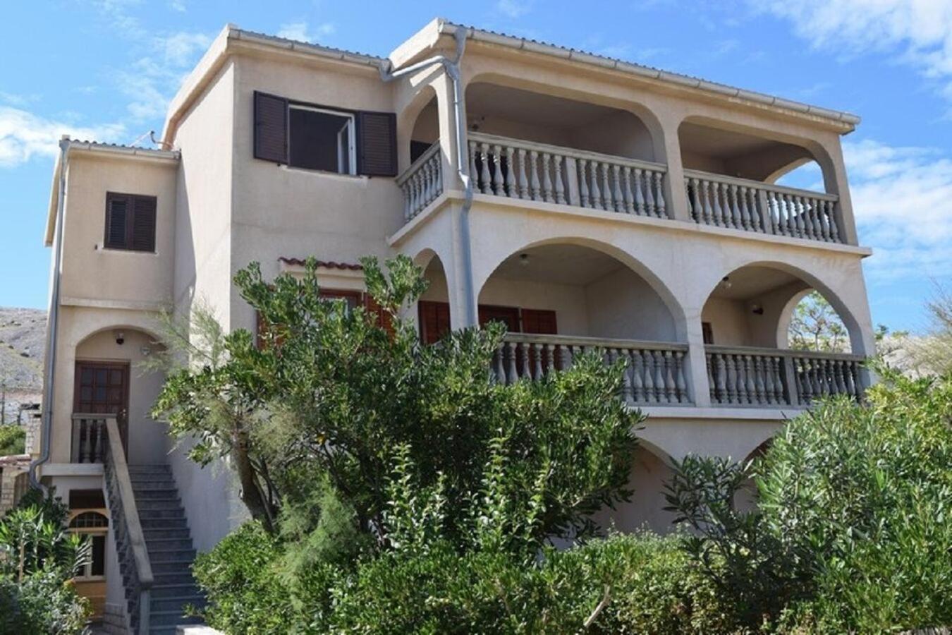 Apartments Dar - beautiful garden Pag Town Extérieur photo